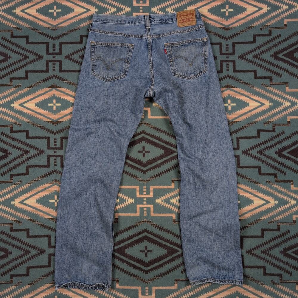 Levis 501 Jeans Mens 34x32 1/2 Blue Button Fly Denim Pants Faded Straight Light